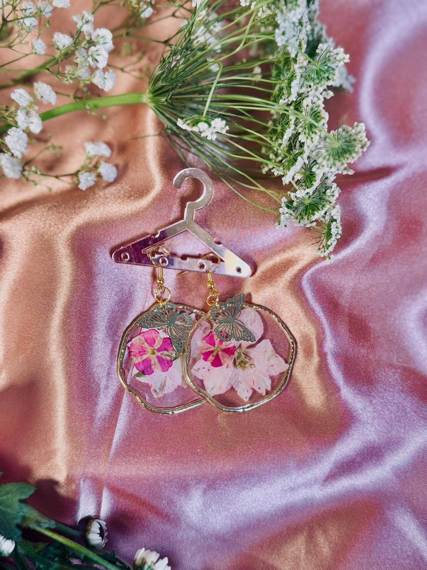 Butterfly Garden Earrings – Gold Floral Resin Hoops – Pressed Flowers – Lightweight & Hypoallergenic – Handmade Nature Jewelry