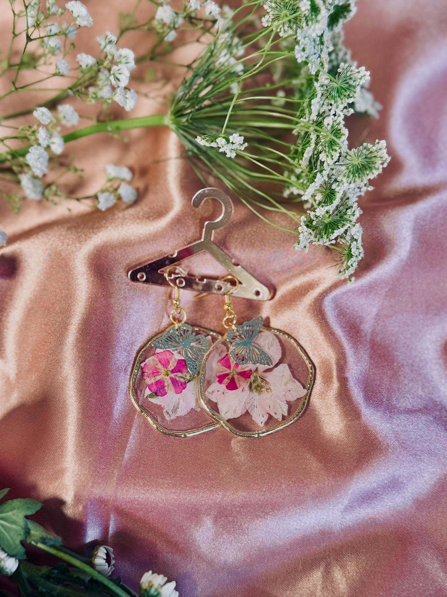 Butterfly Garden Earrings – Gold Floral Resin Hoops – Pressed Flowers – Lightweight & Hypoallergenic – Handmade Nature Jewelry