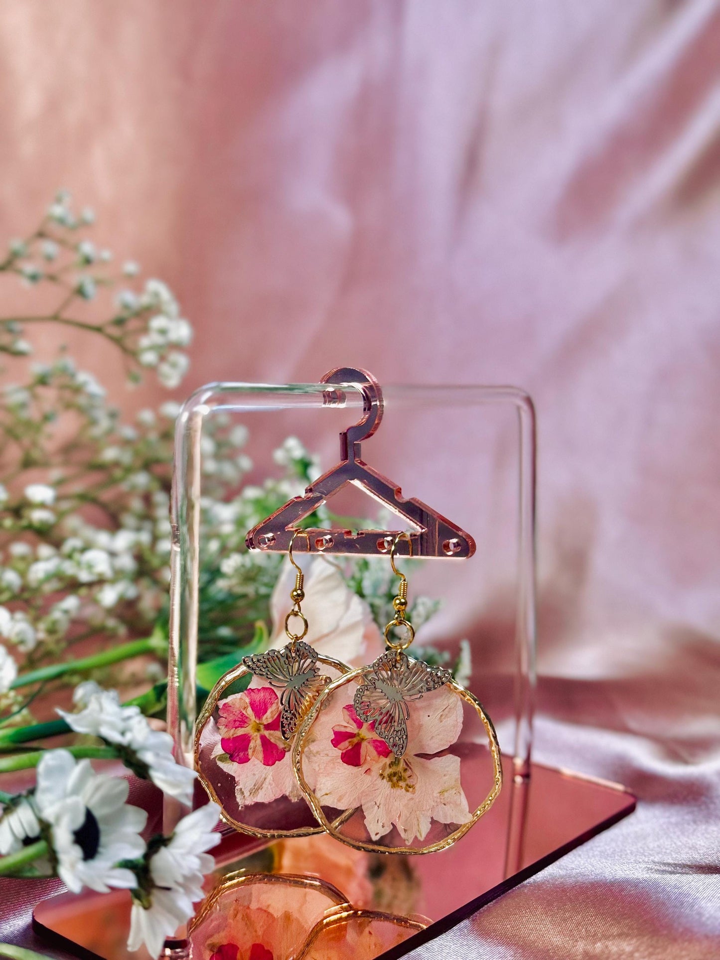 Butterfly Garden Earrings – Gold Floral Resin Hoops – Pressed Flowers – Lightweight & Hypoallergenic – Handmade Nature Jewelry
